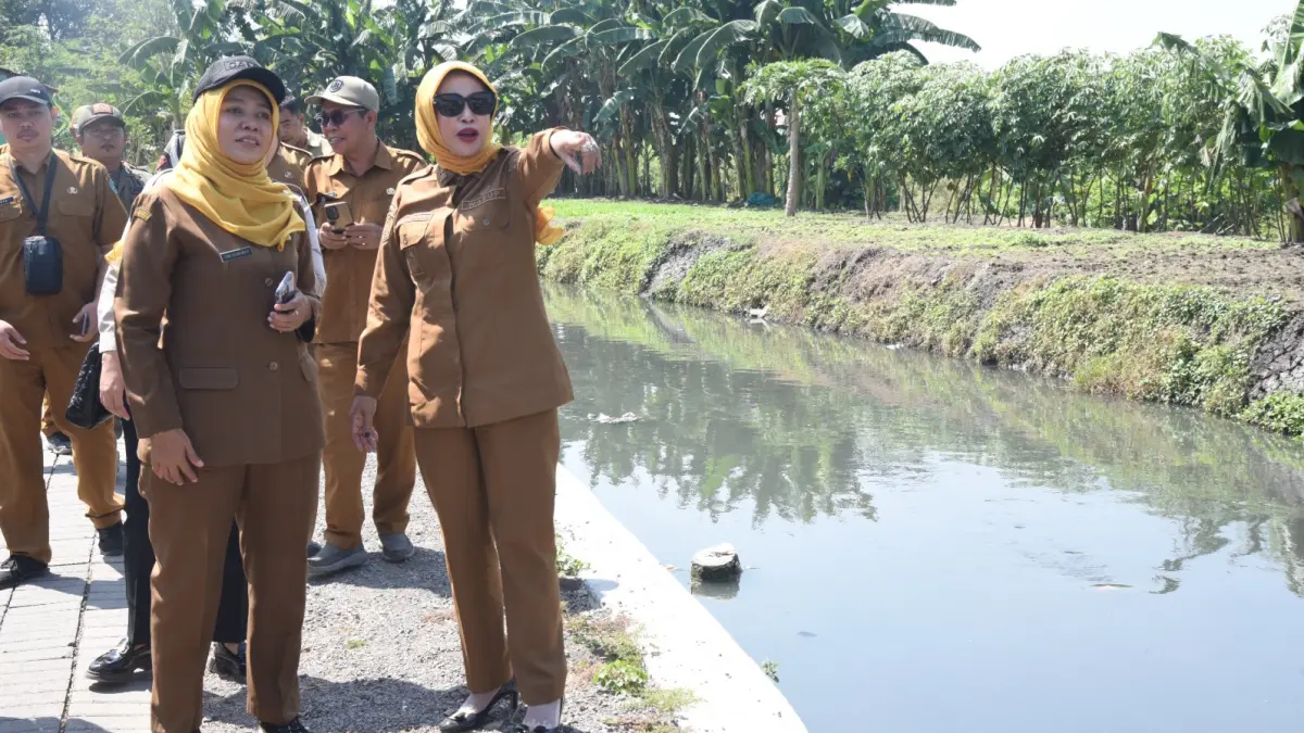 Wabup Mimik Pantau Langsung, Normalisasi Delapan Sungai di Candi dan Tanggulangin Sidoarjo Digenjot Jelang Musim Hujan