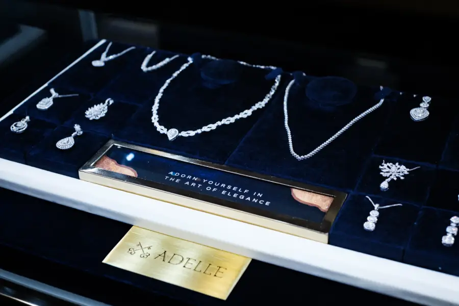 Adelle Jewellery: Transformasi Anyaman Rotan Indonesia Jadi Perhiasan Mewah Berjam-jam Prosesnya