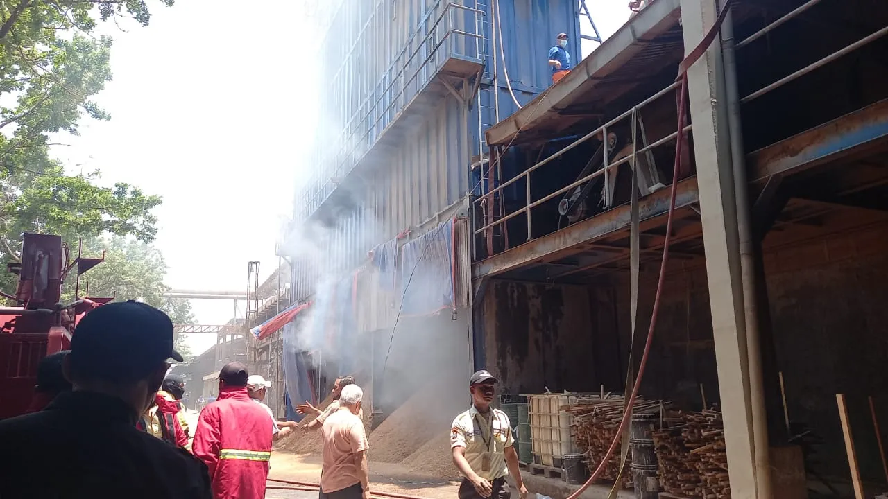 Asap Kelabu di Jantung Produksi: Pelajaran Berharga dari Insiden Kebakaran Blower di Pabrik Mebel Gresik