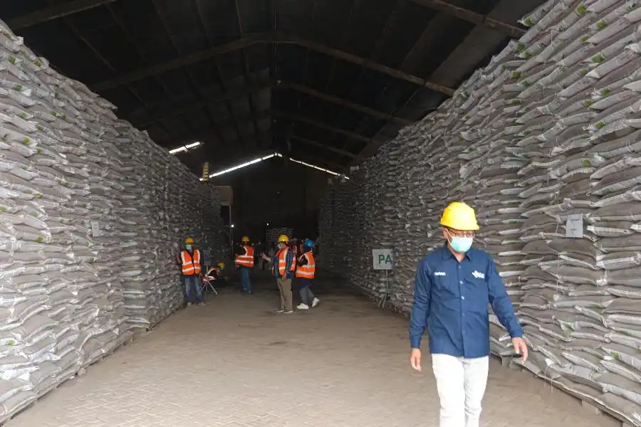 Dari Lahan Madiun hingga Masa Depan Tanah: Pupuk Subsidi Melimpah, Petani Tak Wajib Paketan, dan Urgensi Pemupukan Berimbang