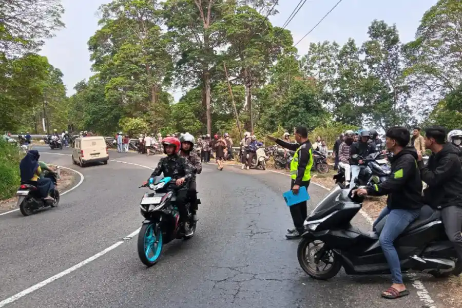Di Balik Tikungan Curam Lawu: Kisah Dua Pelajar dan Bahaya yang Mengintai di Jalur Plaosan-Cemoro Sewu