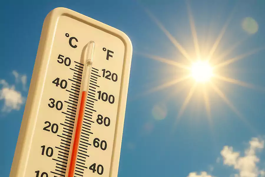 Di Bawah Selimut Awan yang Membara: Suhu 37 Derajat Celcius Menguji Surabaya, Sidoarjo, dan Gresik