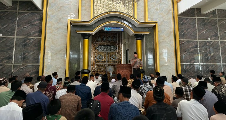 Fokus Pencegahan Dini: Kapolsek Ujungpangkah Soroti Peran Keluarga dan Masjid dalam Keamanan Lingkungan