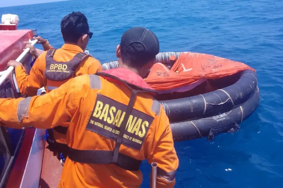 Gelombang Duka di Perairan Tuban: Kisah Tragis dan Pencarian Korban Tenggelamnya KM Khatulistiwa 8
