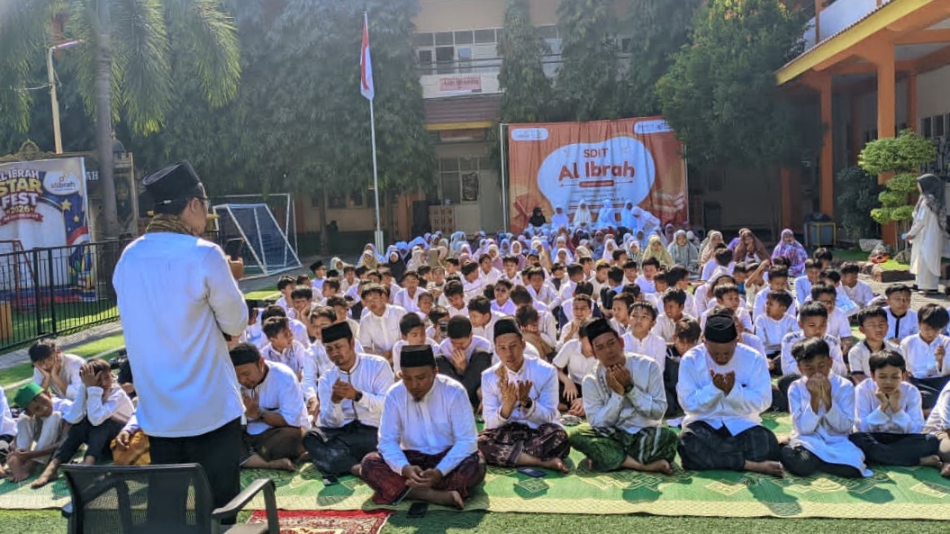 Hari Santri Nasional: SDIT Al-Ibrah Gresik Tanamkan Karakter SANTRI Lewat Salat Istiska