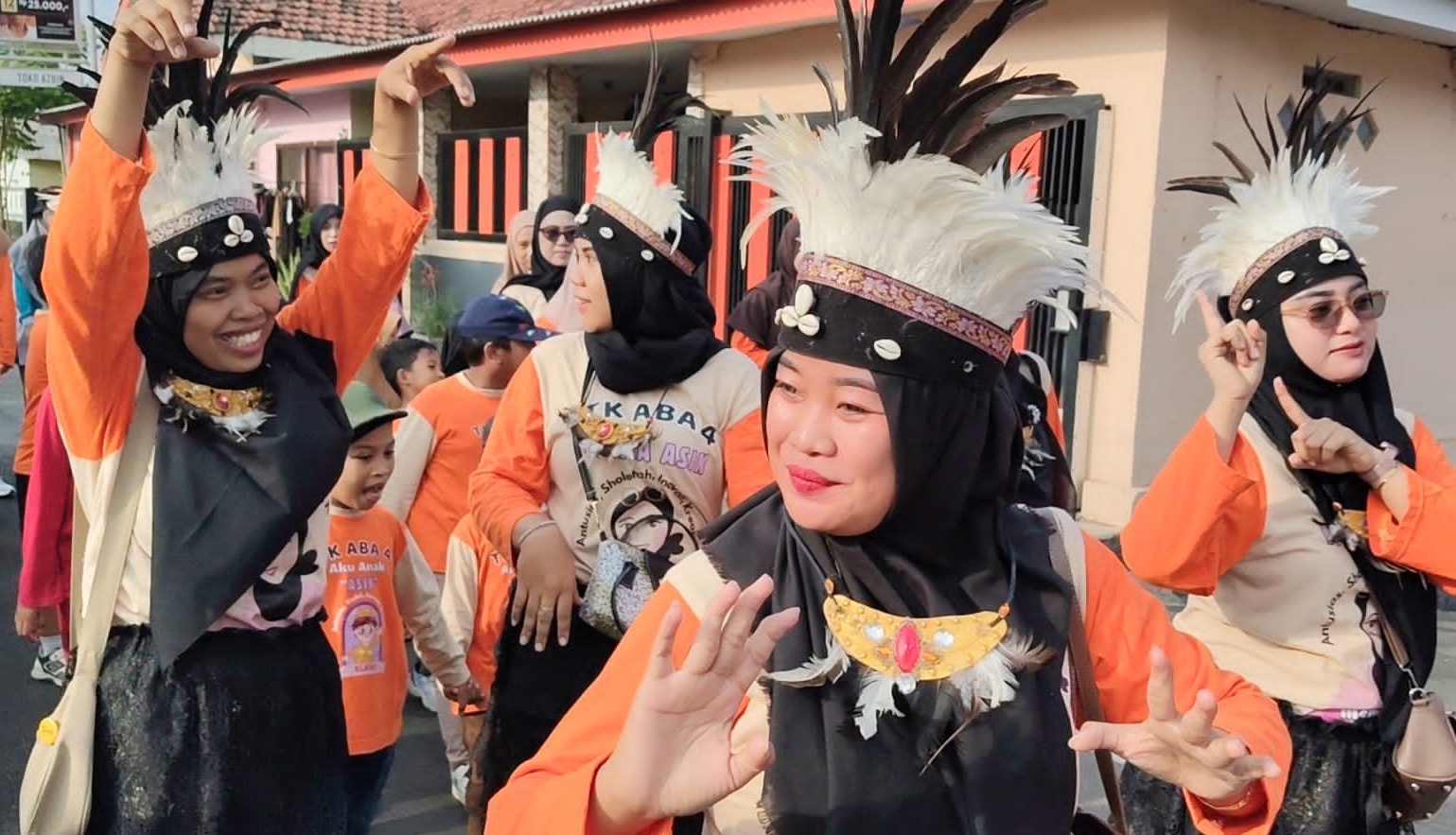 Harmoni Kebersamaan: Milad ke-60 PAUD Aisyiyah IV Dimeriahkan Jalan Sehat Orang Tua dan Anak