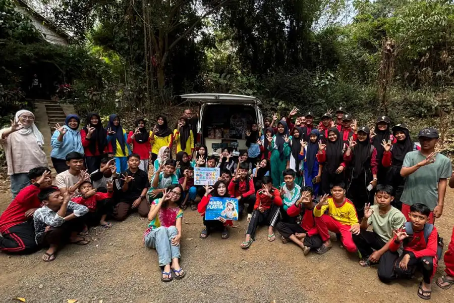 Ketika Hulu Brantas Berbisik: Jejak Mikroplastik dan Fosfat di Sungai Gogor Jombang, Sebuah Peringatan dari Generasi Muda