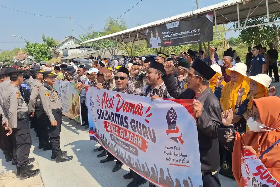Ketika Martabat Guru Dipertaruhkan: Solidaritas Ratusan Pendidik di Lamongan Menuntut Keadilan
