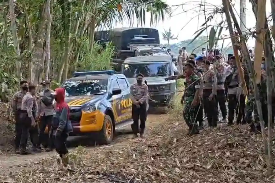 Ketika Patok Bicara: Konflik Lahan dan Jalan Buntu Petani di Perkebunan Lumajang
