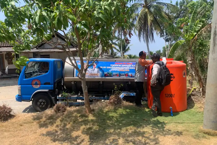 Ketika Sumur Mengering: Perjuangan Warga Blitar Melawan Krisis Air Akibat Kemarau Panjang