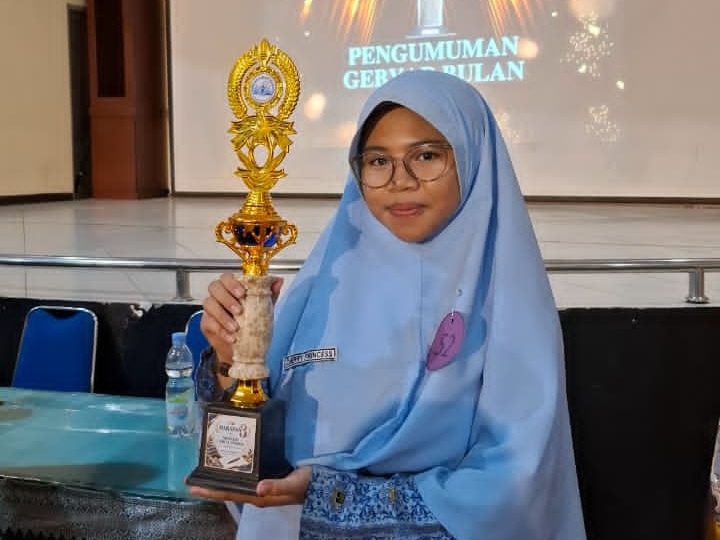 Kisah Ikan Asap & Kejujuran: Cerpen Cherry Princess Berprestasi di Sidoarjo