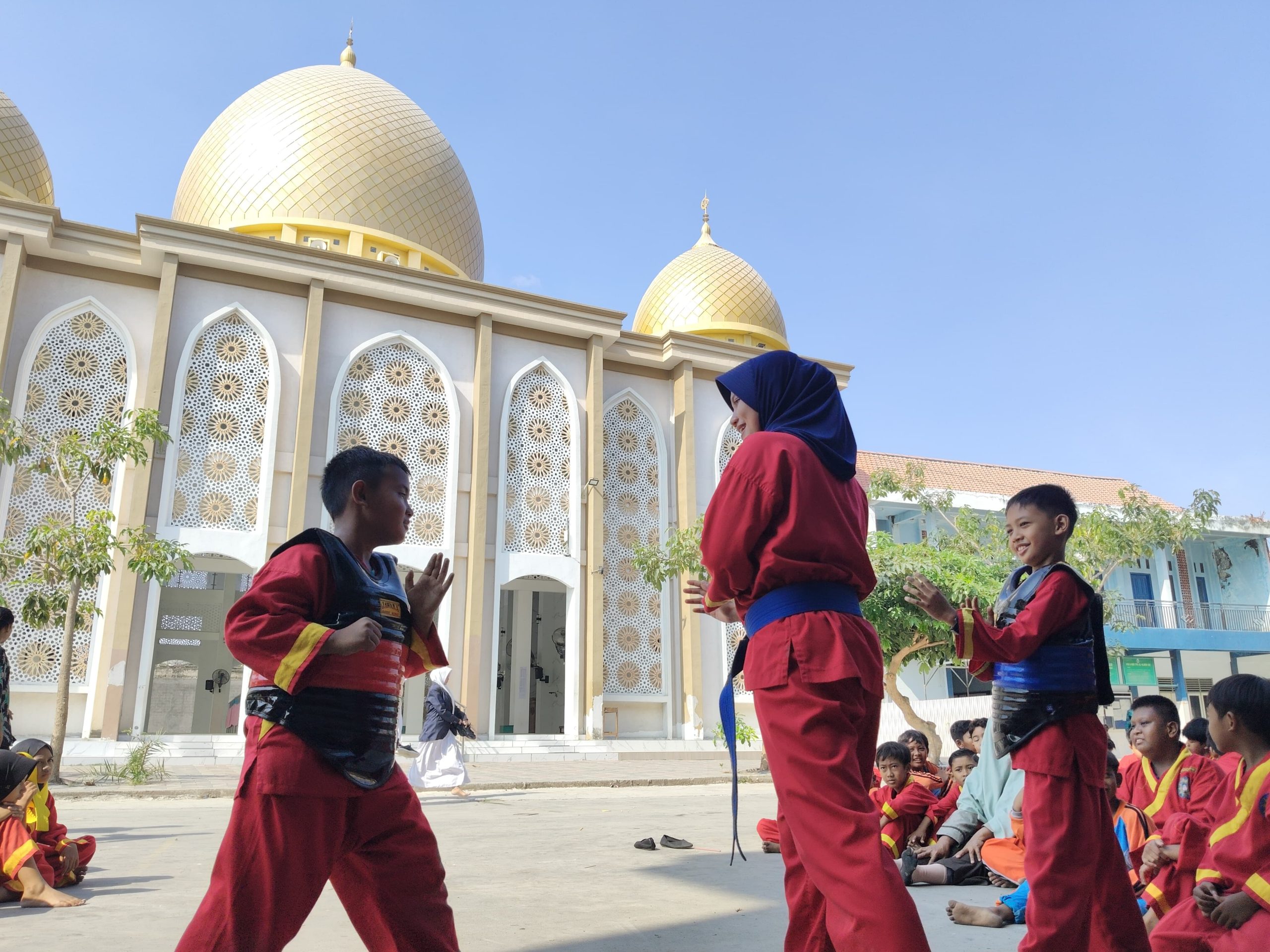 Melatih Mental dan Fisik: Latihan Tanding Perdana Tapak Suci MI Muhammadiyah 5 Banyutengah