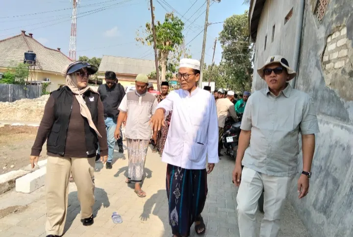 Melawan Dekade Usang: Gotong Royong Warga dan Sentuhan Harapan untuk Infrastruktur Jalan Pamekasan