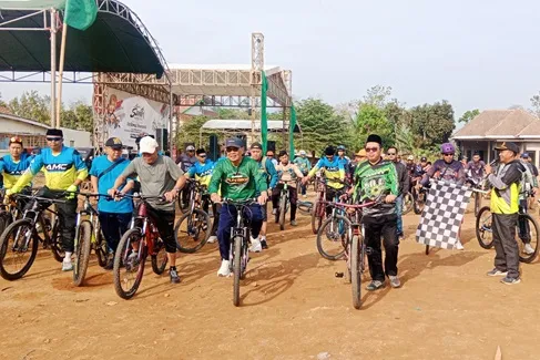 Mengayuh Kebersamaan, Menabur Kebaikan: Kisah Gowes Ber-Infak Merayakan Hari Santri Nasional di Wringin Bondowoso