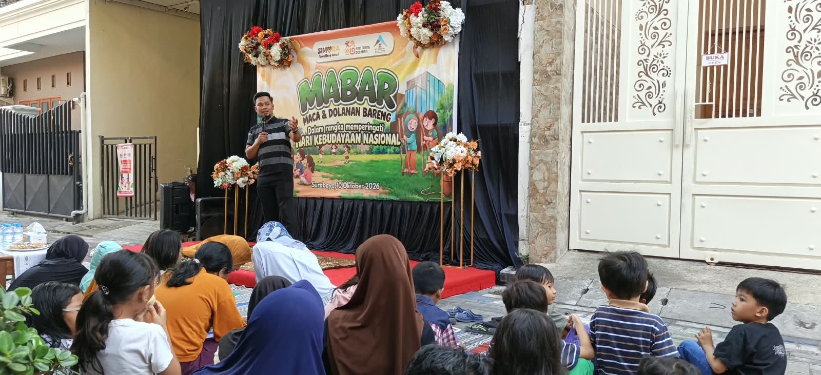 Menginspirasi Komunitas: Rumah Bu Tyas Jadi Pusat Gerakan Literasi dan Permainan Tradisional Anak di Simomulyo Surabaya