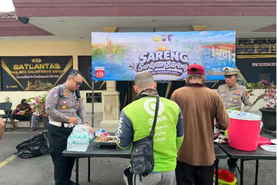 Merajut Kedekatan di Meja Sarapan: Kisah Satlantas Mojokerto dan Edukasi Lalu Lintas Humanis