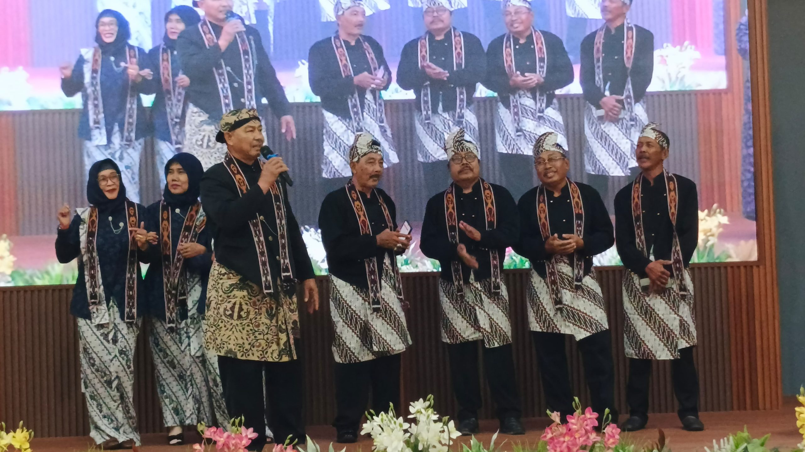 Merayakan Pengabdian: K3S SD Benjeng Lepas ASN Purnatugas 2026 dengan Sentuhan Budaya di Malang
