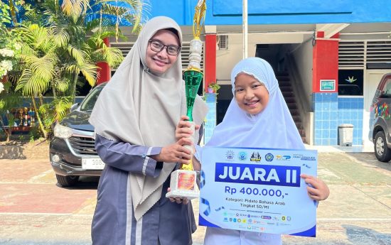 Murid SD Mugres Ukir Prestasi: Dzia Syarafana Maharani Raih Juara 2 Pidato Bahasa Arab dalam Debut Kompetisi
