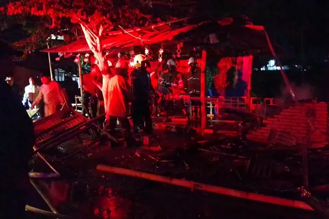 Nyala yang Tak Terduga: Kisah Warung Bu Lilik dan Pelajaran Berharga dari Api di Bondowoso