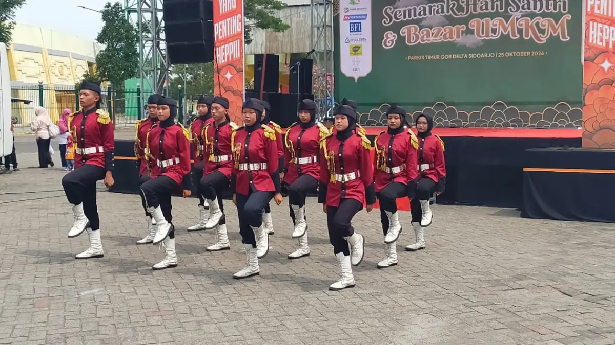 Paskibra SMK YPM 11 Wonoayu Sidoarjo Raih Apresiasi di Hari Santri, Tampilkan Atraksi Memukau