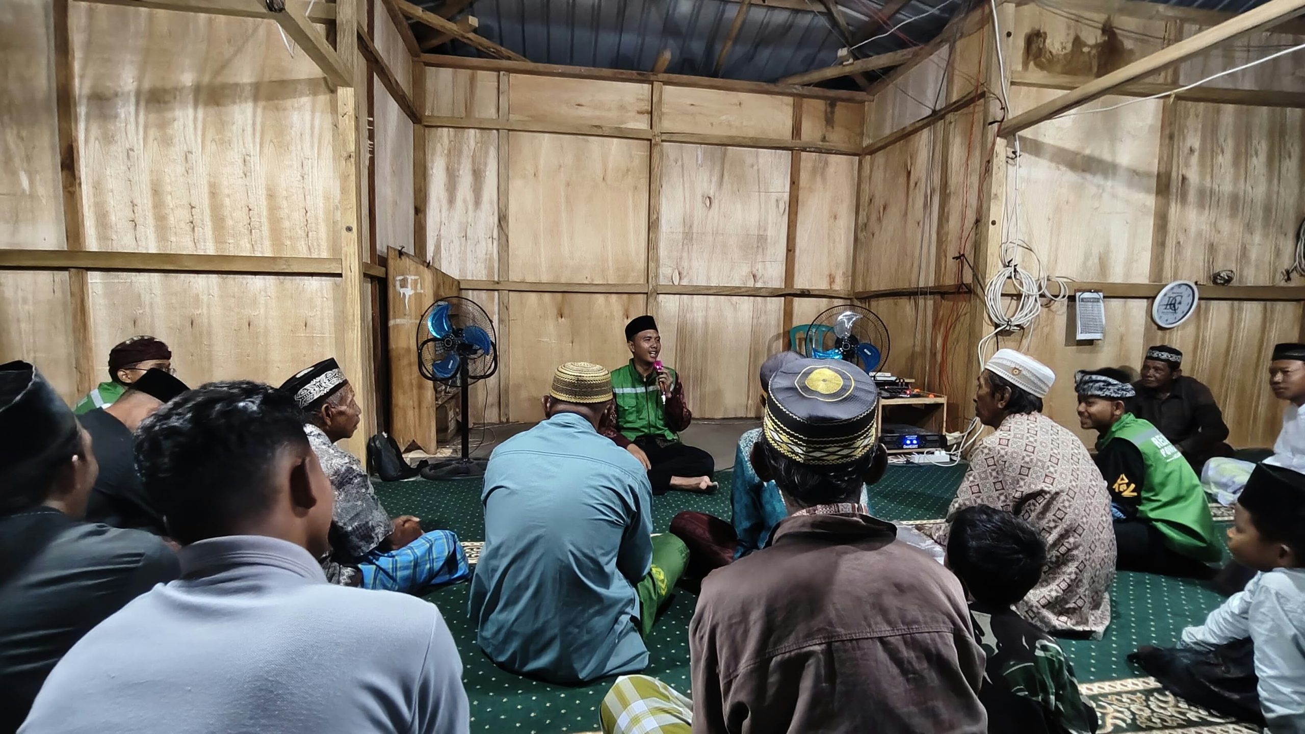 Pengabdian Santri eLKISI di Waso Manggarai Timur: Warga Berharap Mereka Bertahan Lebih Lama