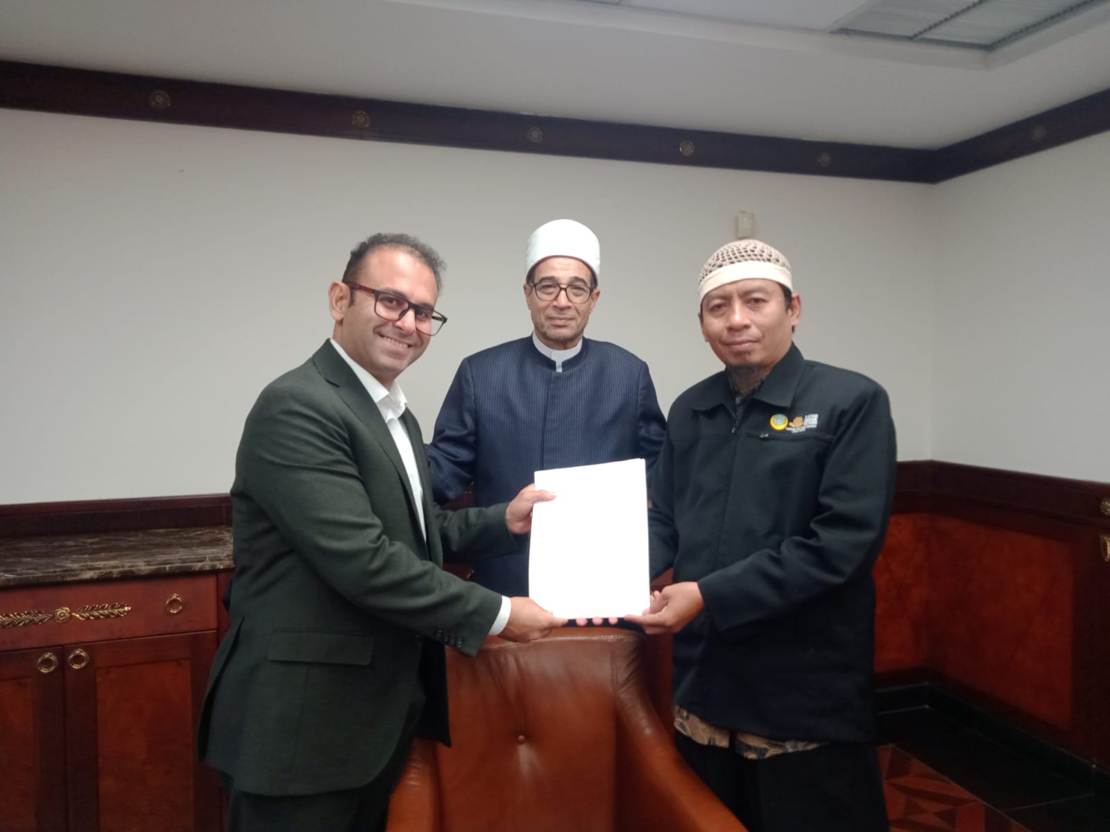 Penguatan Pendidikan Islam Global: Ma’had eLKISI Azhari Mojokerto Resmi Jadi Cabang Al-Azhar Mesir