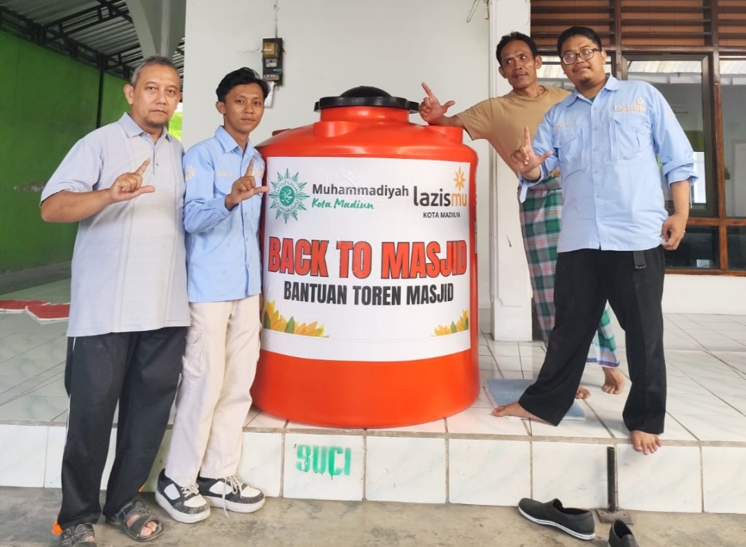 Program Back to Masjid Lazismu Kota Madiun Salurkan Tandon Air Baru untuk Masjid At-Taqwa
