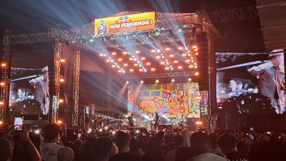 Semesta Ambyar 2026: Denny Caknan Pukau Mojokerto, Ribuan Hati Larut dalam Melodi
