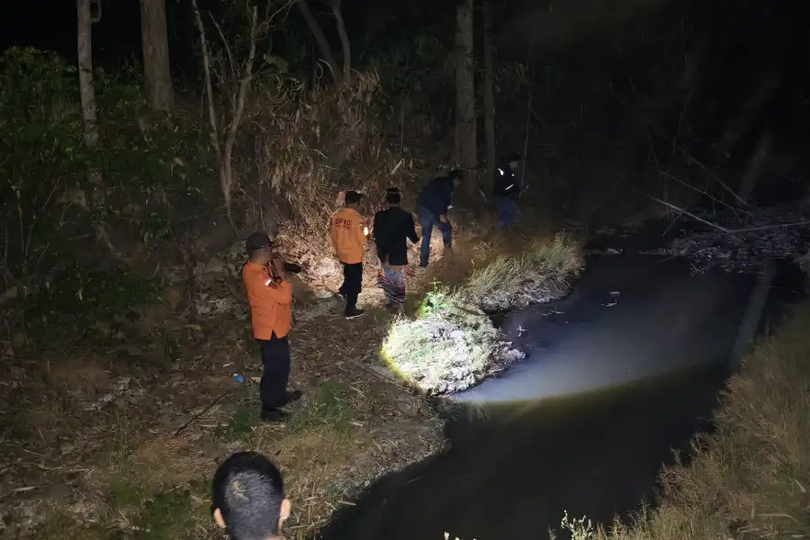 Senja yang Membeku di Gebang: Kisah Pilu Bocah 6 Tahun yang Tenggelam di Sungai Madiun
