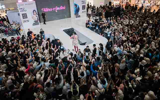 Sinergi Fashion & Musik: Grand Opening MU+KU, SUKO, ZES di Surabaya Pukau Ribuan Pengunjung
