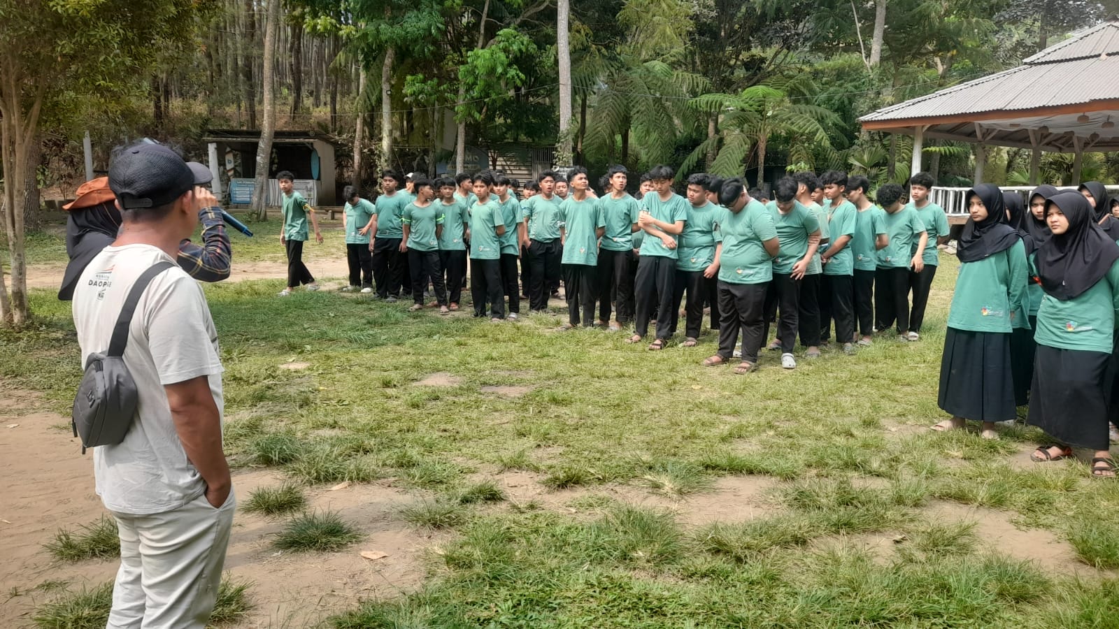 Siswa Entrepreneur SMP Musasi Asah Jiwa Wirausaha di Lembah Bromo