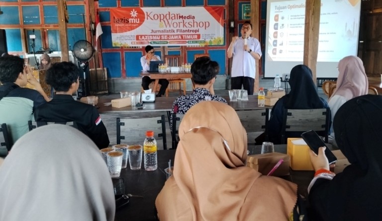Strategi Optimalisasi Story WhatsApp Lazismu Jatim untuk Edukasi dan Penghimpunan Dana Sosial